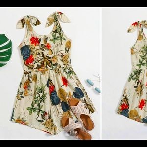 KWOT Knotted shoulder tropical romper